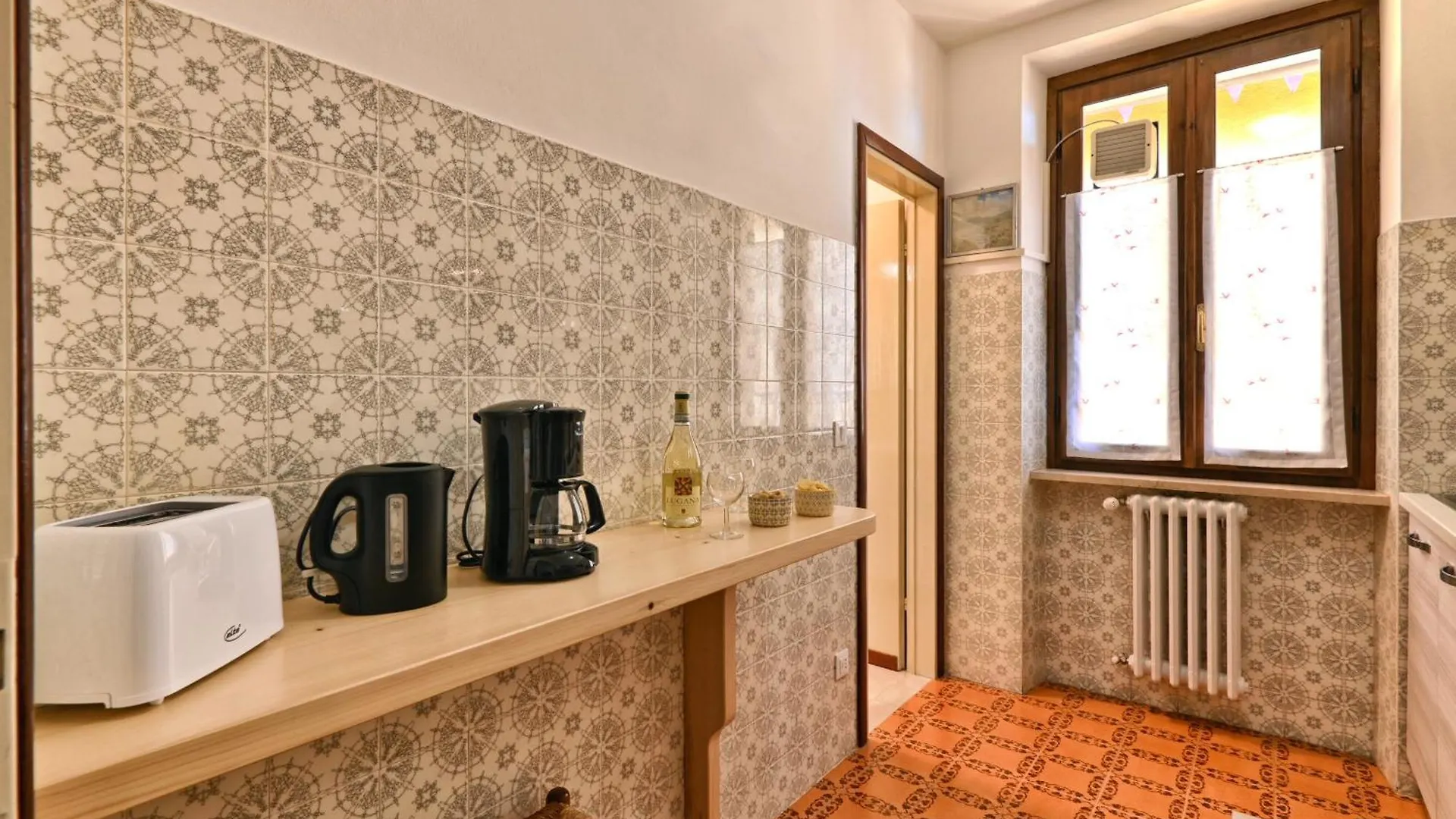 La Casa Del Vento - Appartamento Montagna - Theater Home Gargnano 0*,  Italy